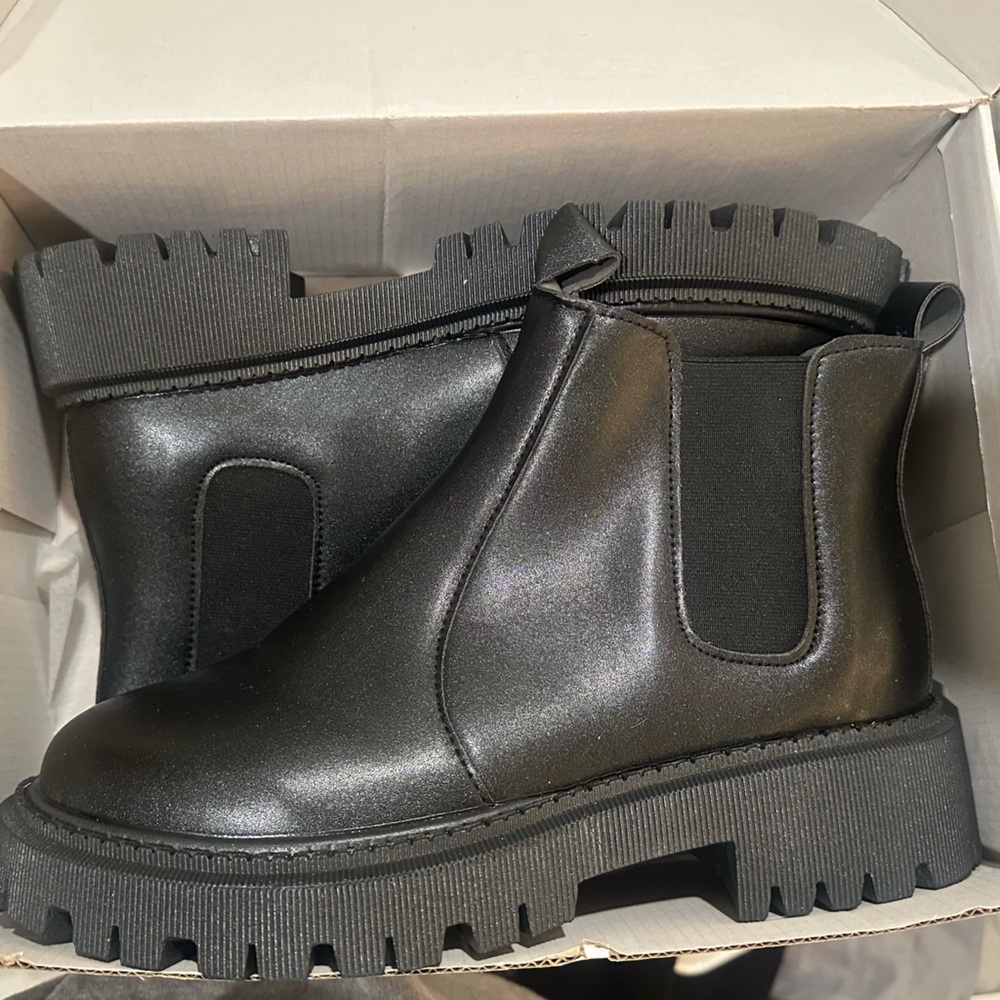 All black comfy anklet boots!